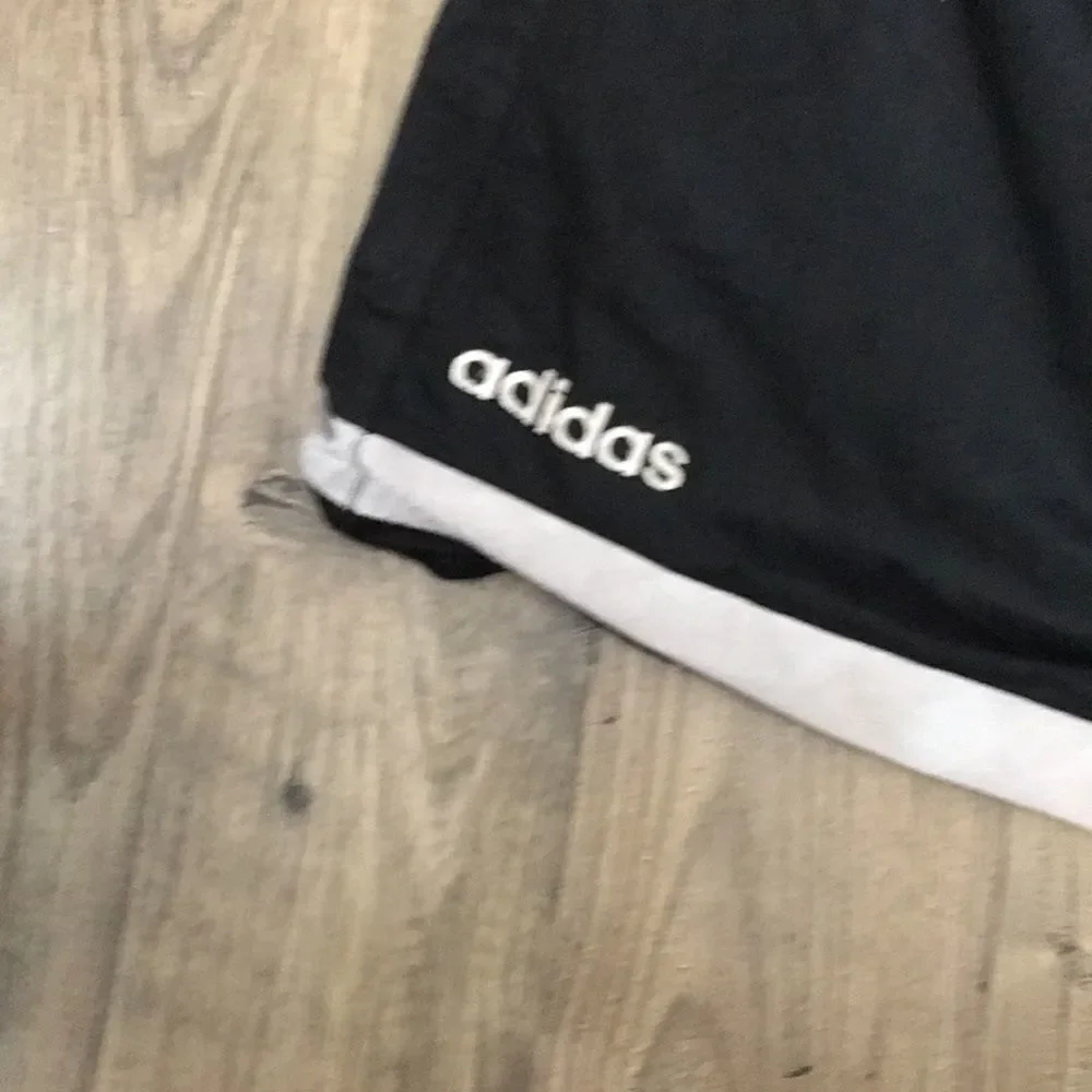 Vintage lined adidas men’s basketball shorts satin